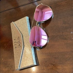 DIFF Sunglasses Jessie James Decker Pink Aviator